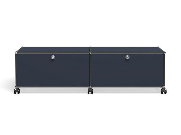 USM Haller  TV Board / USMハラー テレビボード  W / D / H：1523 / 373 / 430mm  ドロップダウンドア × 2、キャスター付き